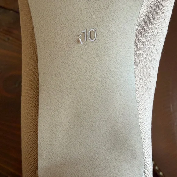 BCBGeneration “Beya” Women’s Fashion Boot – Size 10 - Picture 4 of 7